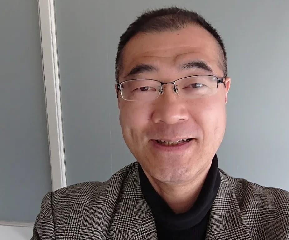 横内健人